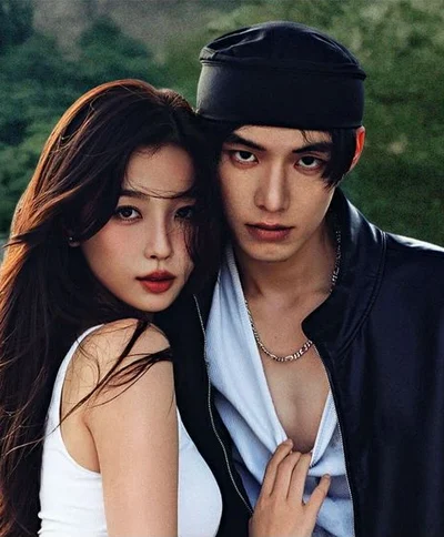 Official iQIYI Speed and Love couple artwork showing Esther Yu and He Yu
